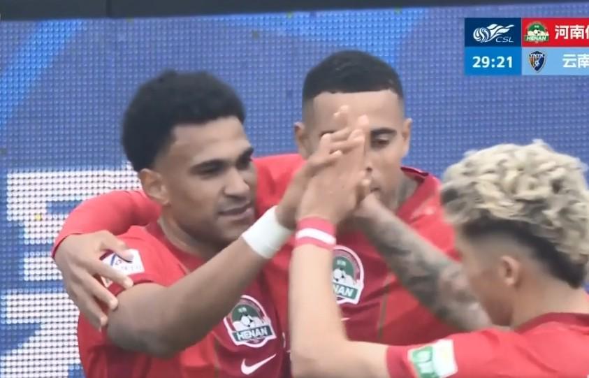 万向娱乐登录-姆布拉：进球得益于纳萨里奥的出色跑位；在中超持球空间更多